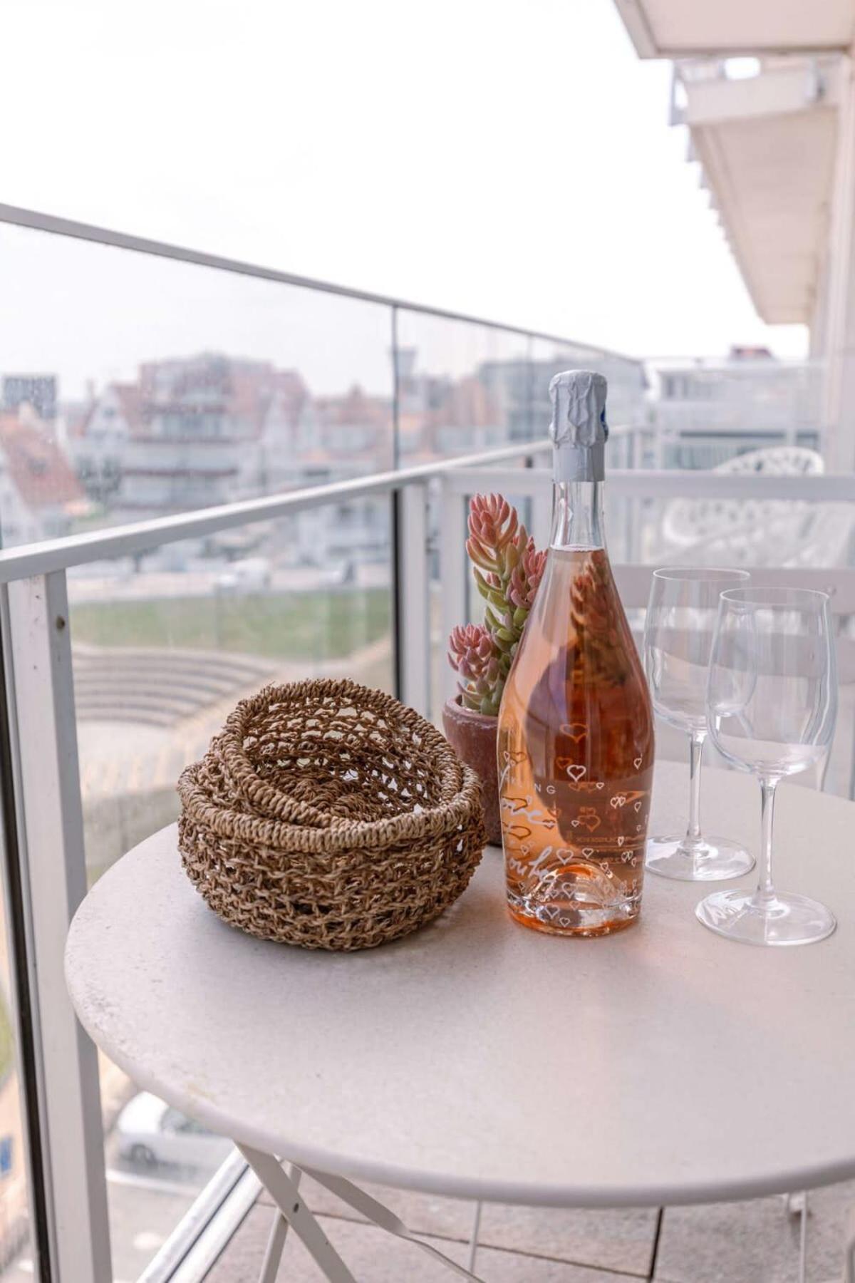 Stunning Studio With Sea-View And Terrace Apartment Knokke-Heist Ngoại thất bức ảnh